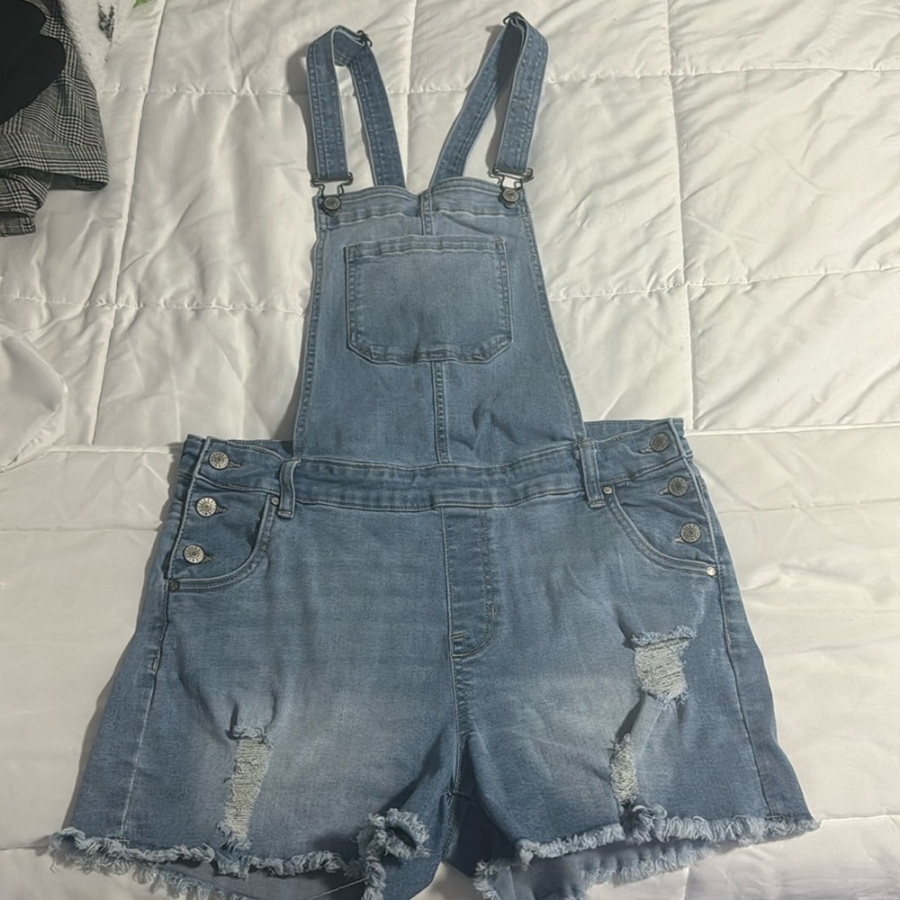 Overall shorts